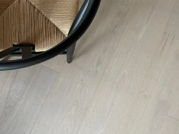 Veneer parquet flooring